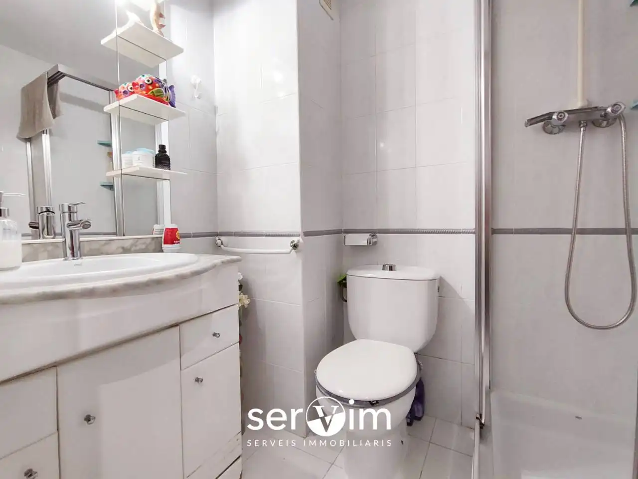 Badezimmer von Wohnung zum Verkauf in Girona mit Terrasse