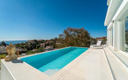 Piscina de Casa o xalet en venda en Fuengirola amb Aire condicionat, Jardí privat i Terrassa