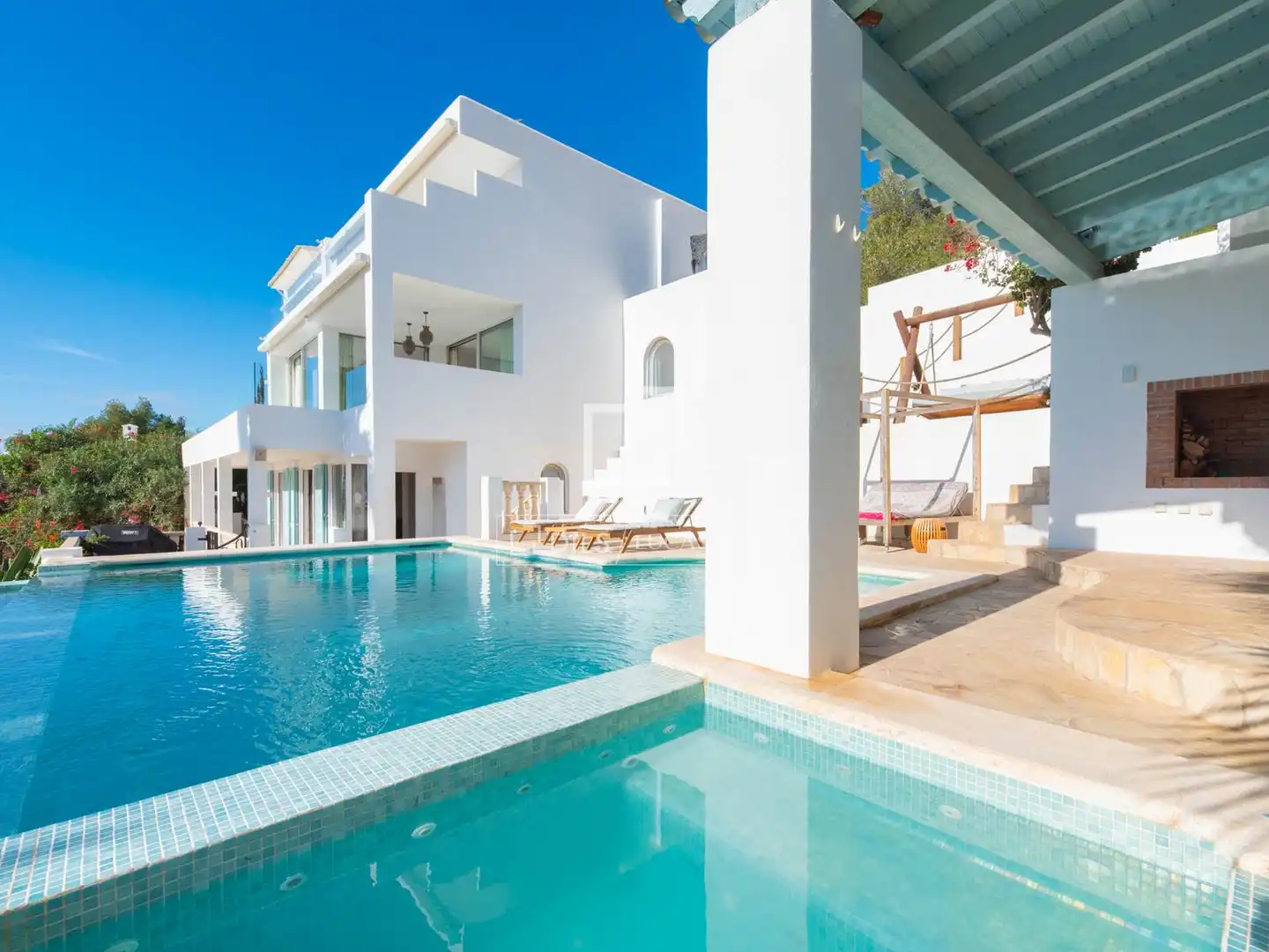 Swimming pool of Houses for sale in Santa Eulària des Riu  with Air Conditioner, Heating and Private garden