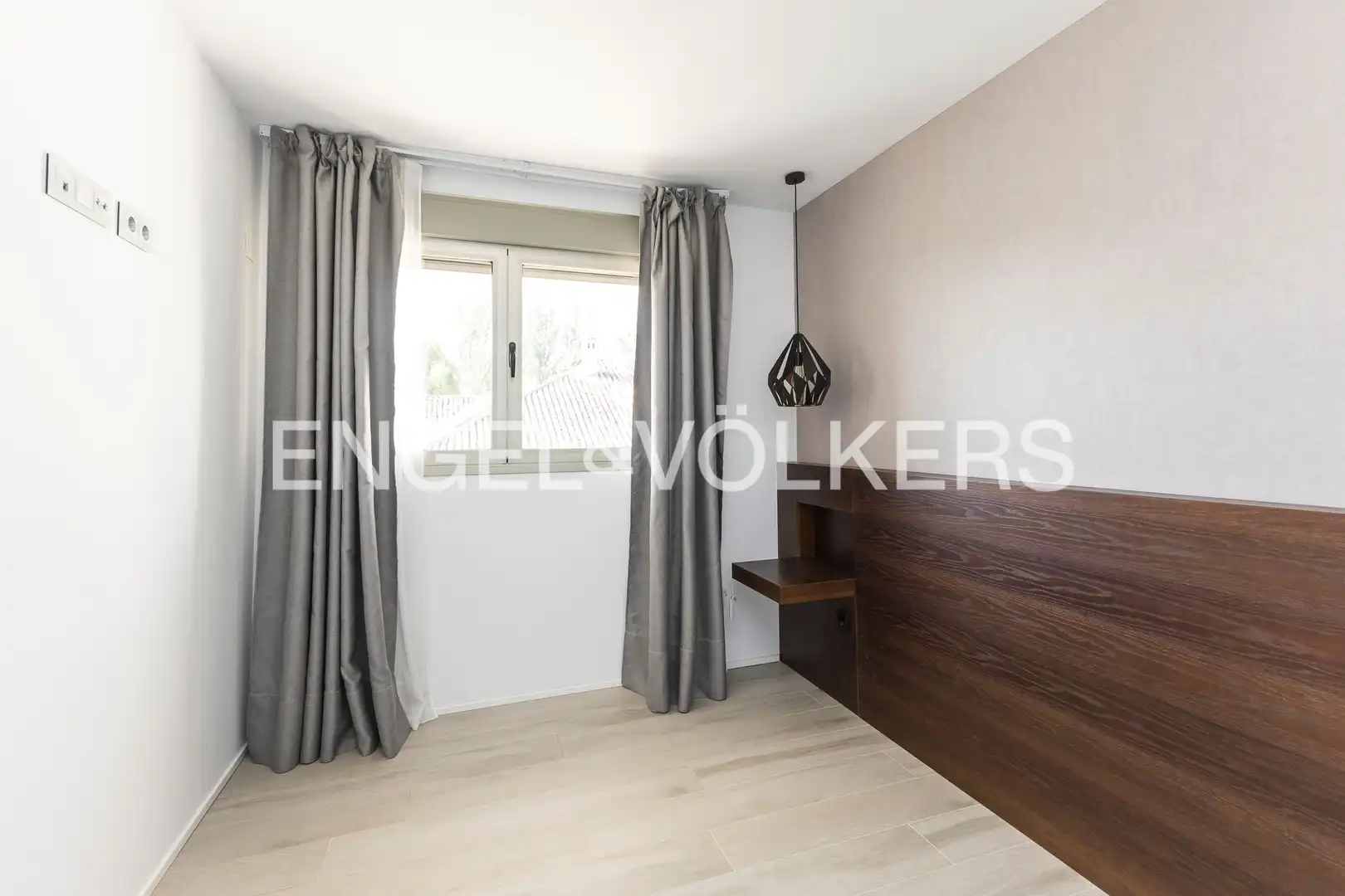 Habitación de Casa adosada en venta en Tres Cantos con Aire acondicionado, Calefacción y Jardín privado