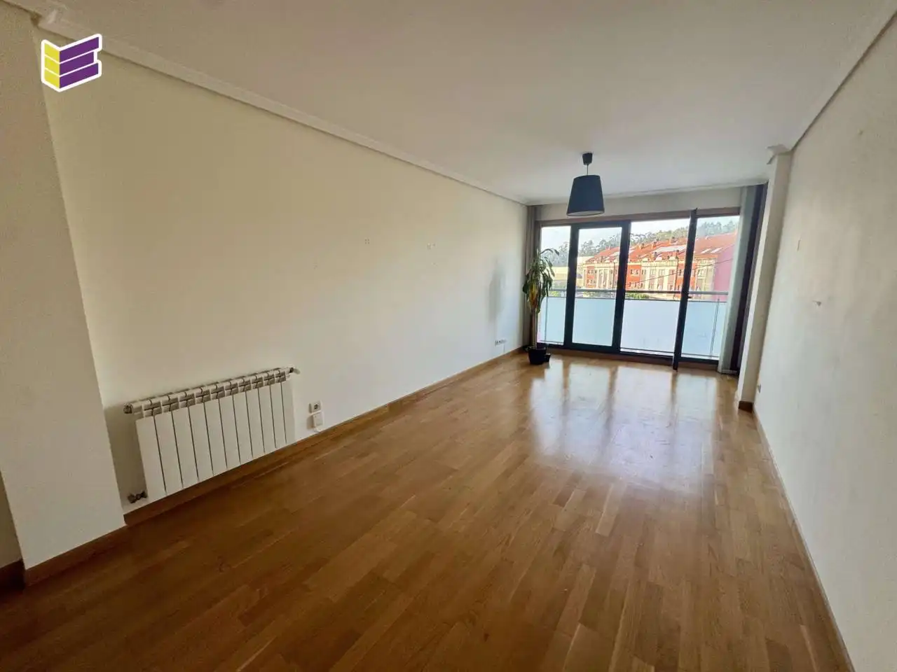 Sala d'estar de Pis en venda en Mos amb Calefacció i Traster