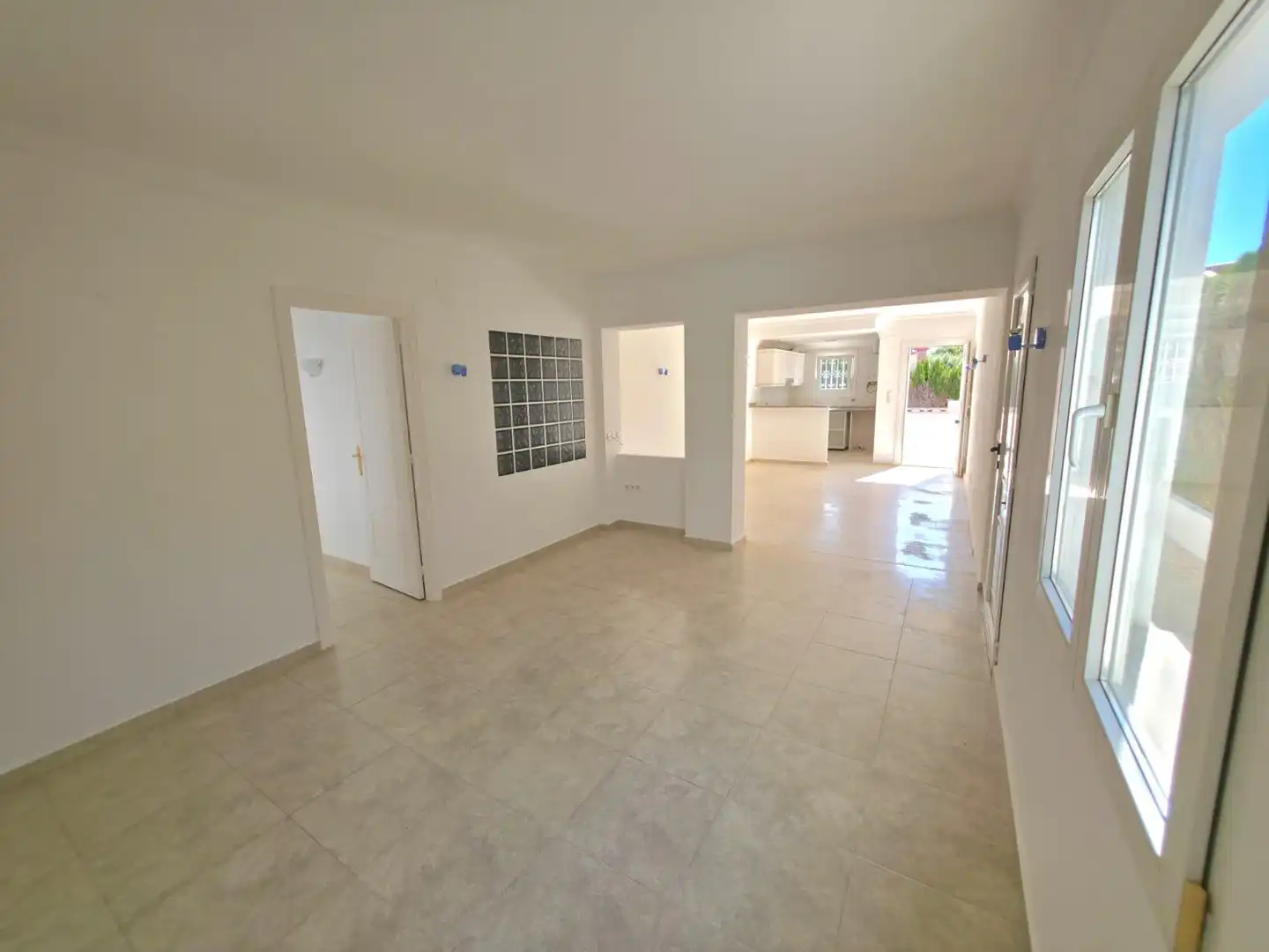 Casa aparellada amb jardí en venda a Las Marinas / Les Marines, imagen 2