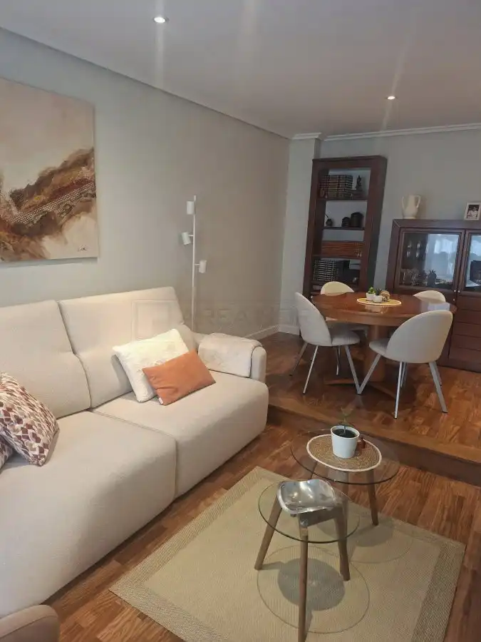 Sala de estar de Piso en venta en Vitoria - Gasteiz con Calefacción, Parquet y Terraza