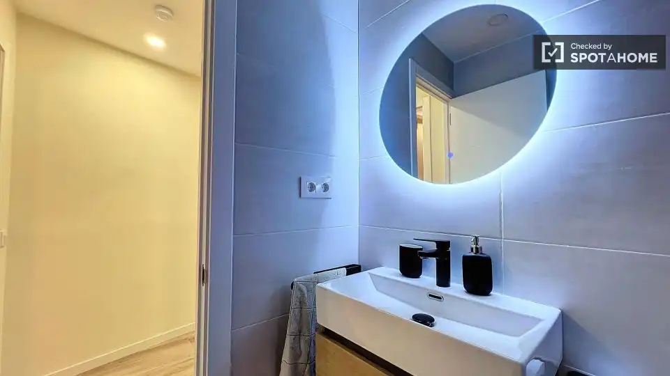 Flat with terrace to rent in Sant Martí, imagen 17