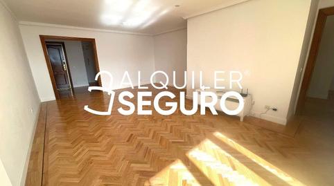 Foto 4 de Piso de alquiler en De Pío Baroja, Jerónimos,  Madrid Capital