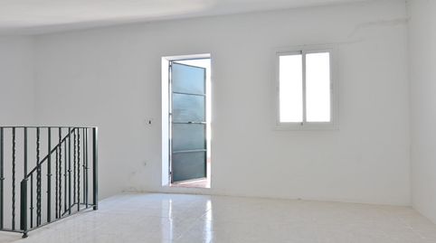 Foto 5 de Casa adosada en venta en Cantillana, Sevilla