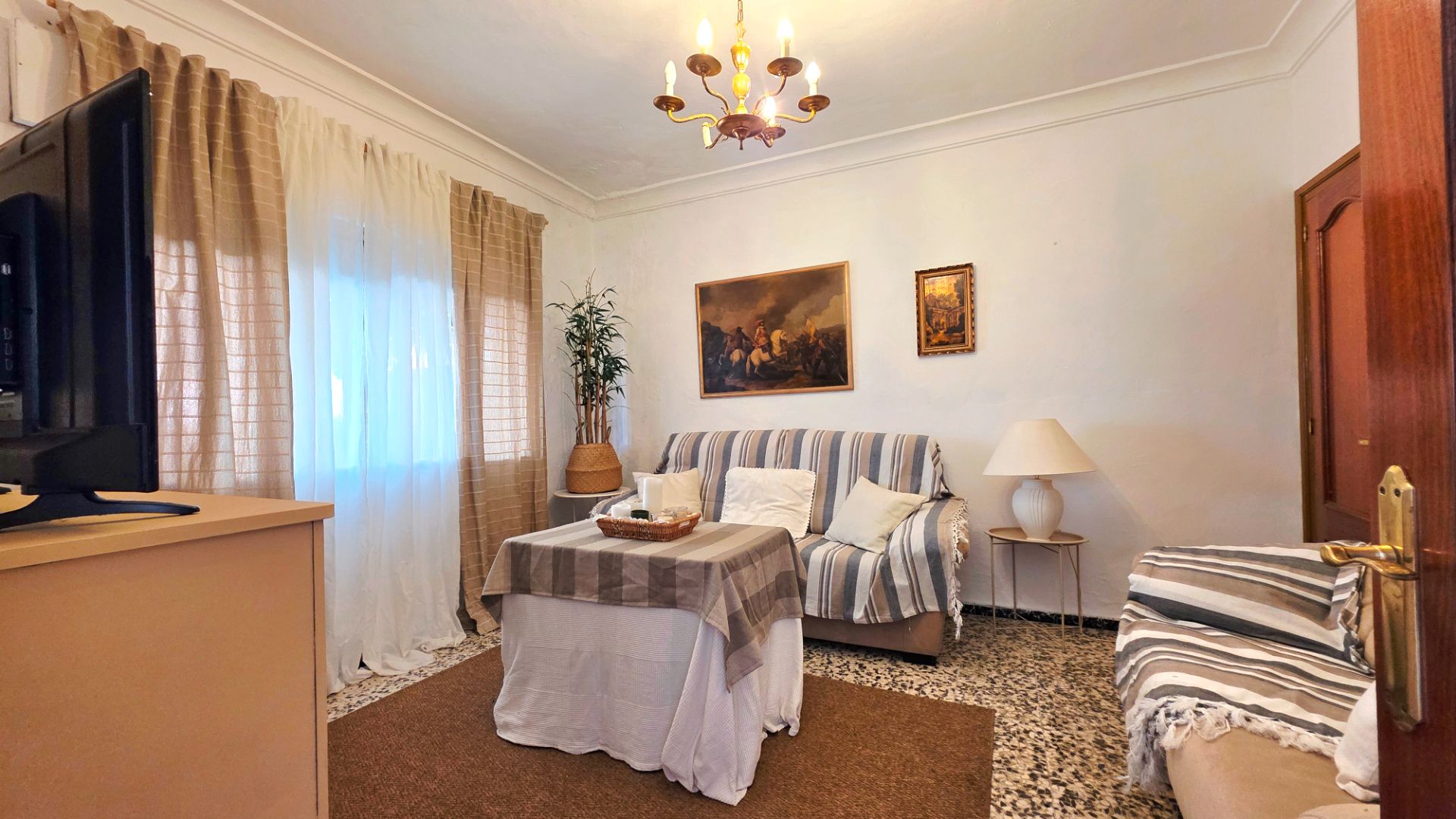 Sala d'estar de Casa o xalet en venda en El Puerto de Santa María amb Aire condicionat, Terrassa i Traster