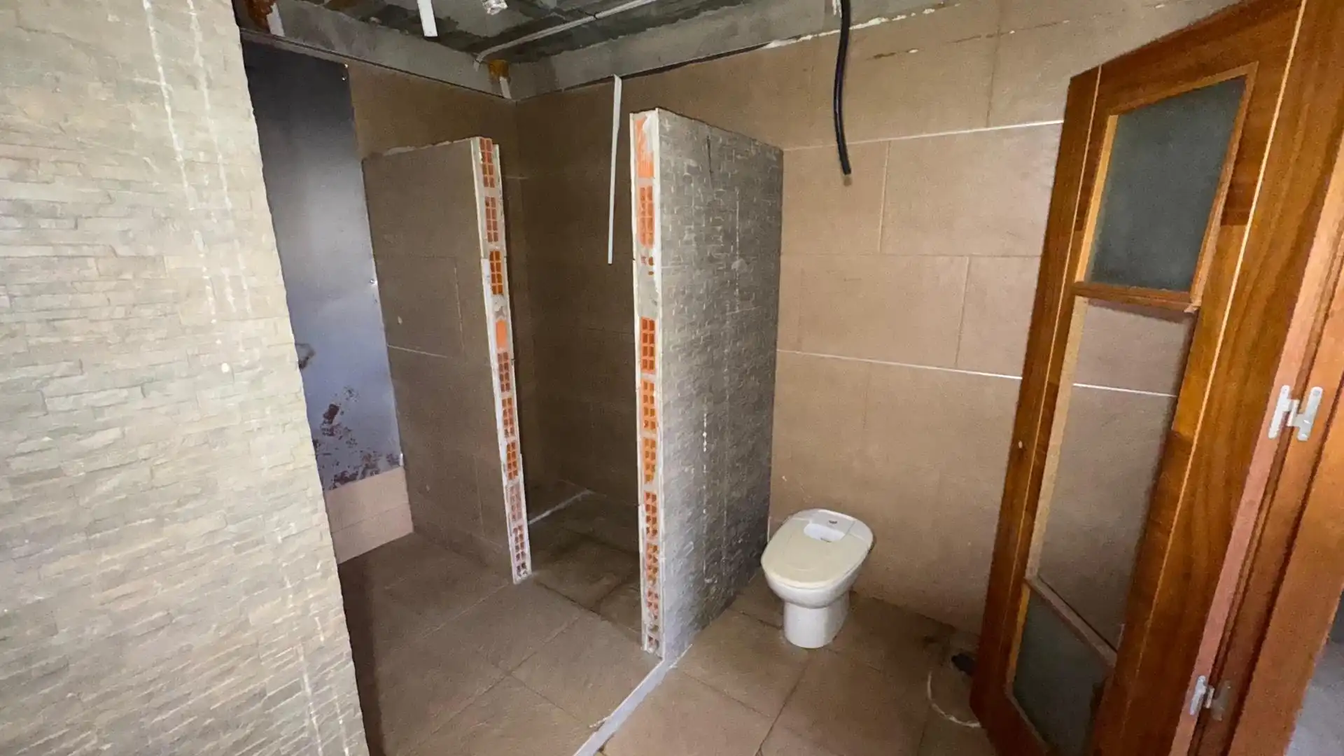 Bany de Casa o xalet en venda en Palafolls amb Jardí privat, Terrassa i Traster
