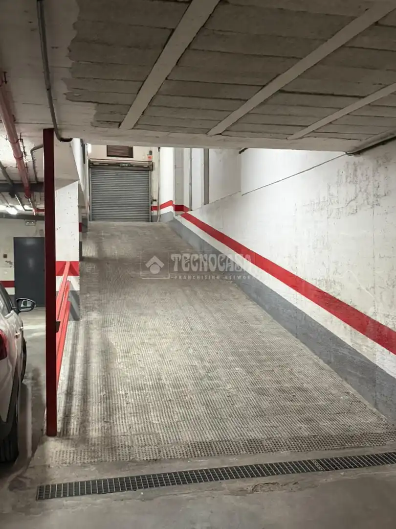 Aparcament de Garatge en venda en  Sevilla Capital