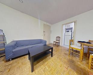 Living room of Flat to rent in  Madrid Capital  with Air Conditioner, Heating and Storage room