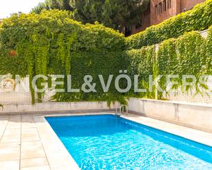 Swimming pool of Attic to rent in  Madrid Capital  with Air Conditioner, Heating and Private garden