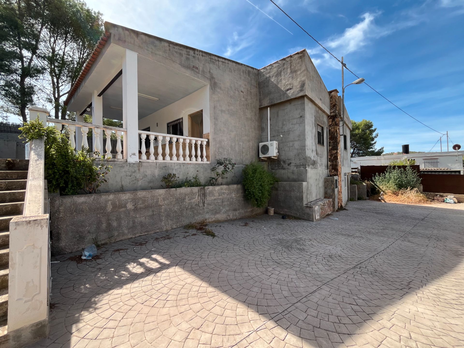 Vista exterior de Casa o xalet en venda en Sagunto / Sagunt amb Aire condicionat, Calefacció i Jardí privat