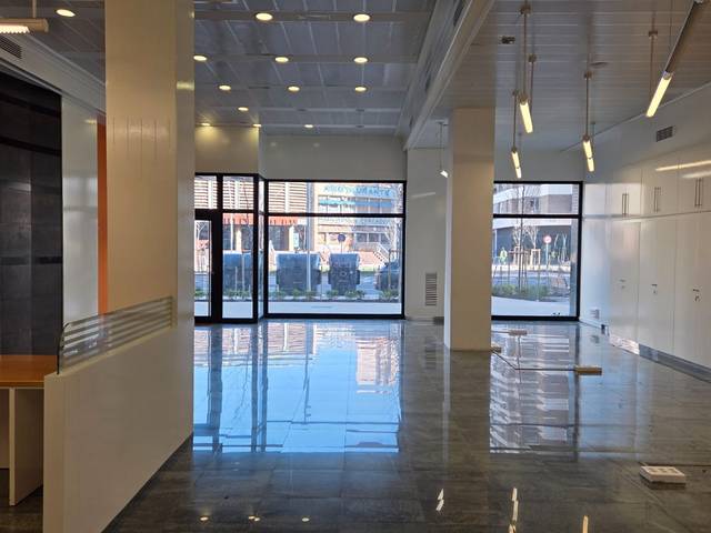 Local comercial en Alquiler en Avenida de Navarra, 61 en Barrio del Ave