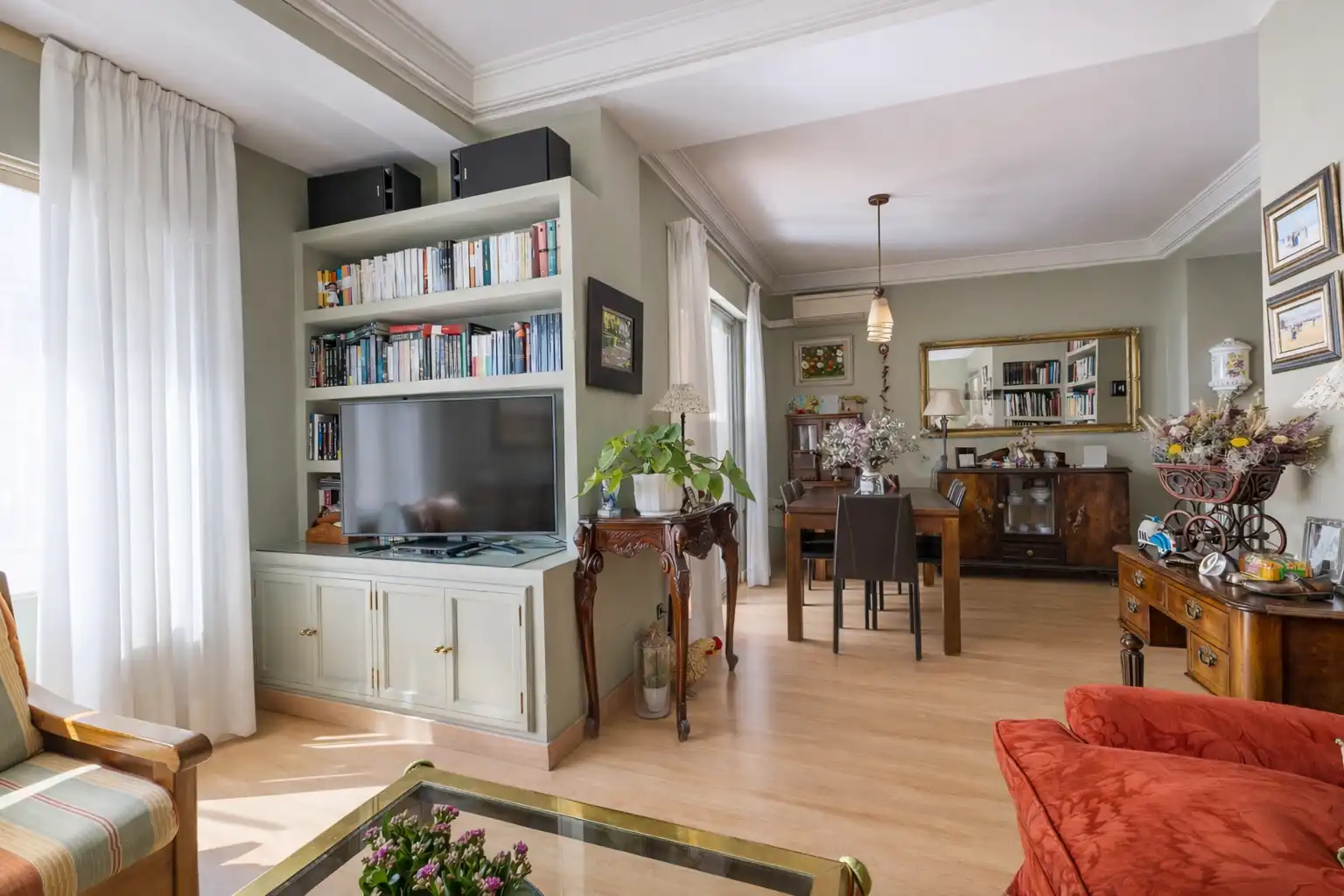 Living room of Flat for sale in Madrid  with Air Conditioner, Heating and Terrace