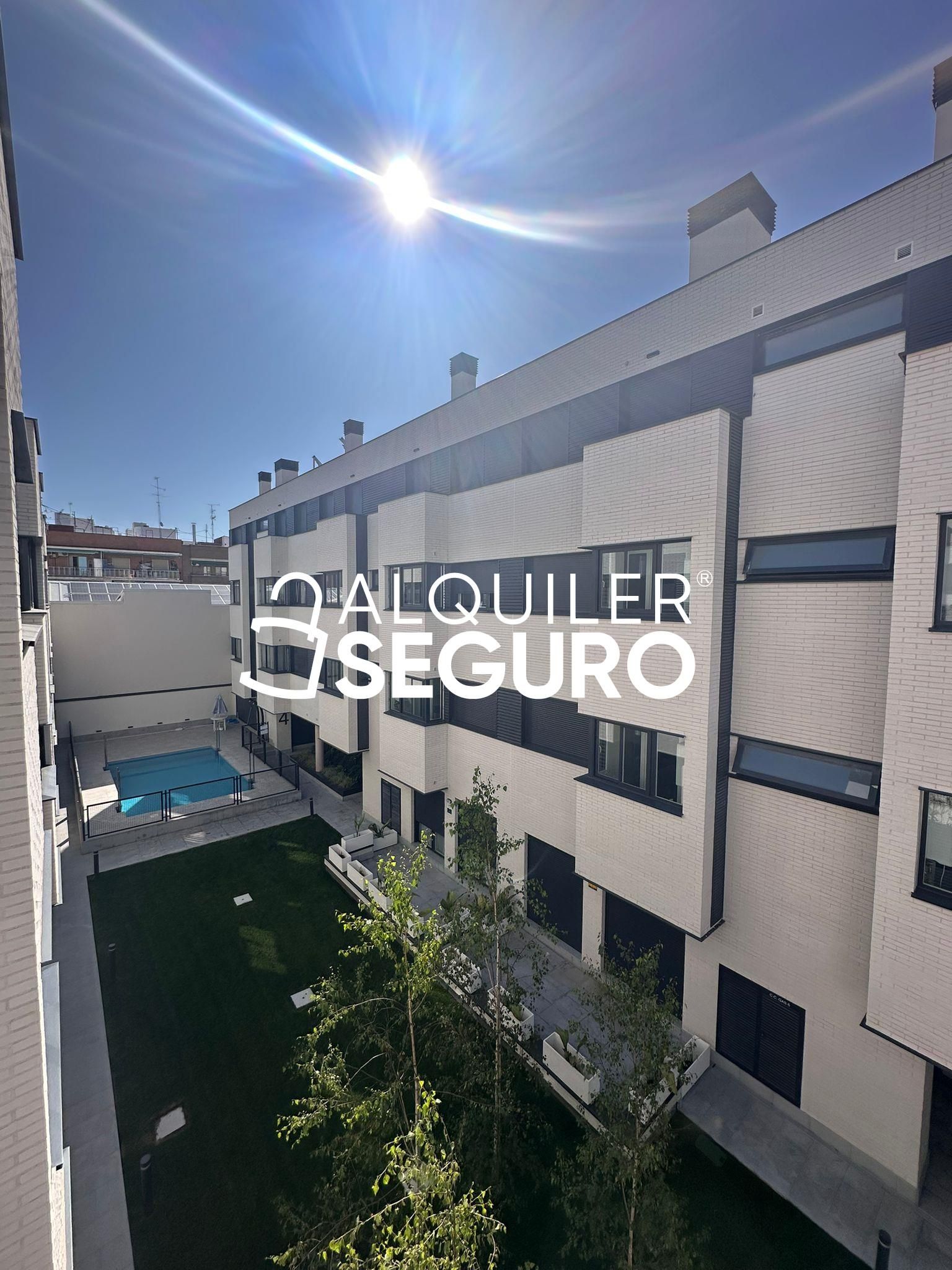 Exterior view of Flat to rent in  Madrid Capital  with Air Conditioner, Heating and Terrace