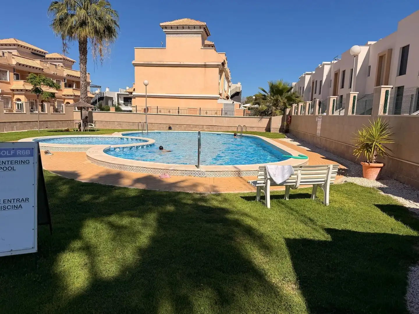 Swimming pool of Detached homes for rent in Orihuela  with Air Conditioner, Heating and Private garden