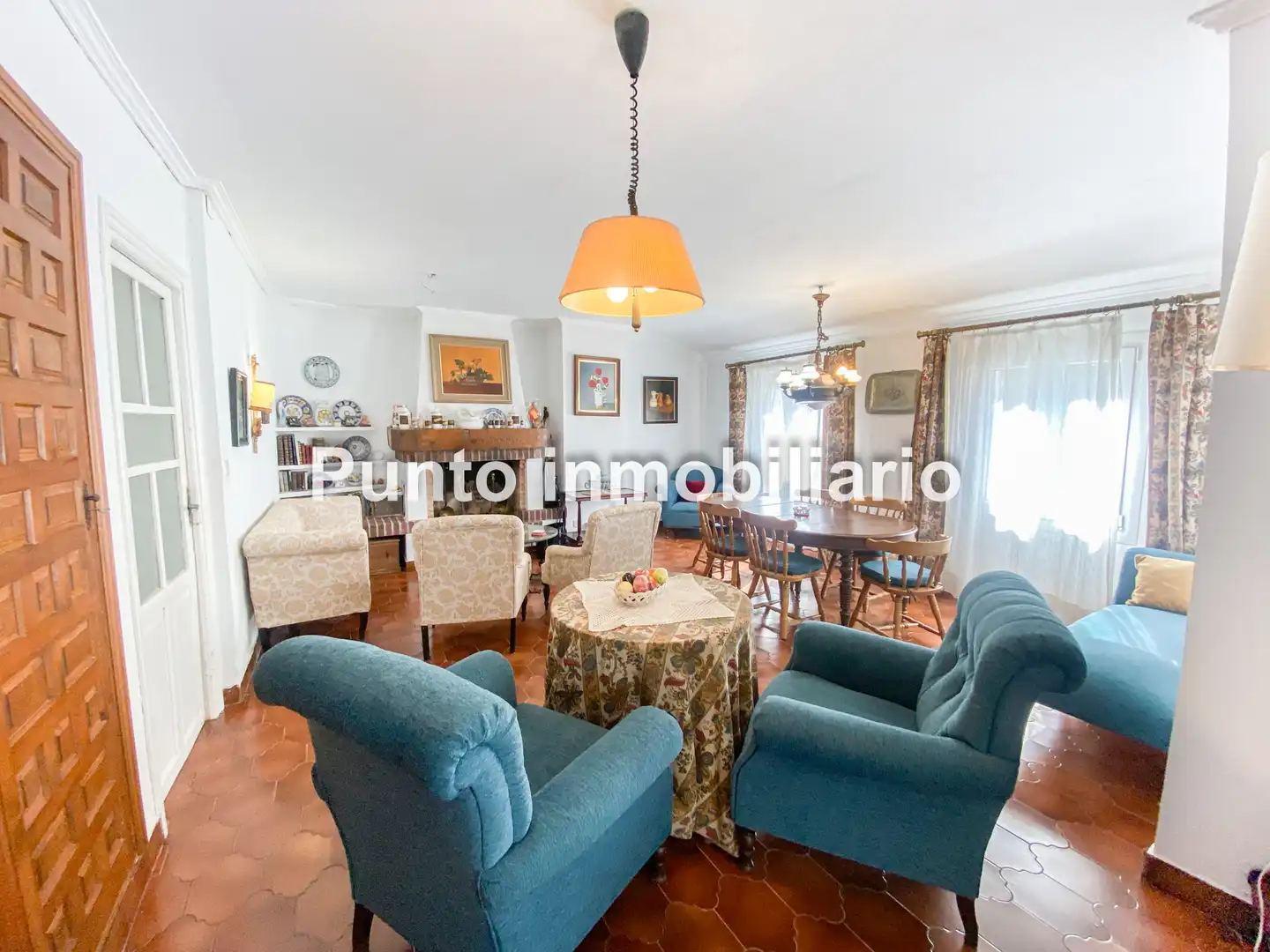 Sala d'estar de Casa o xalet en venda en Valladolid amb Jardí privat i Terrassa