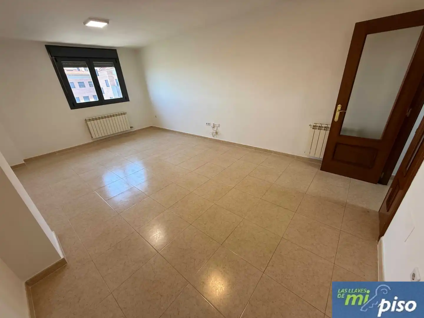 Piso en venta en Santovenia de Pisuerga con Calefacción, Terraza y Trastero