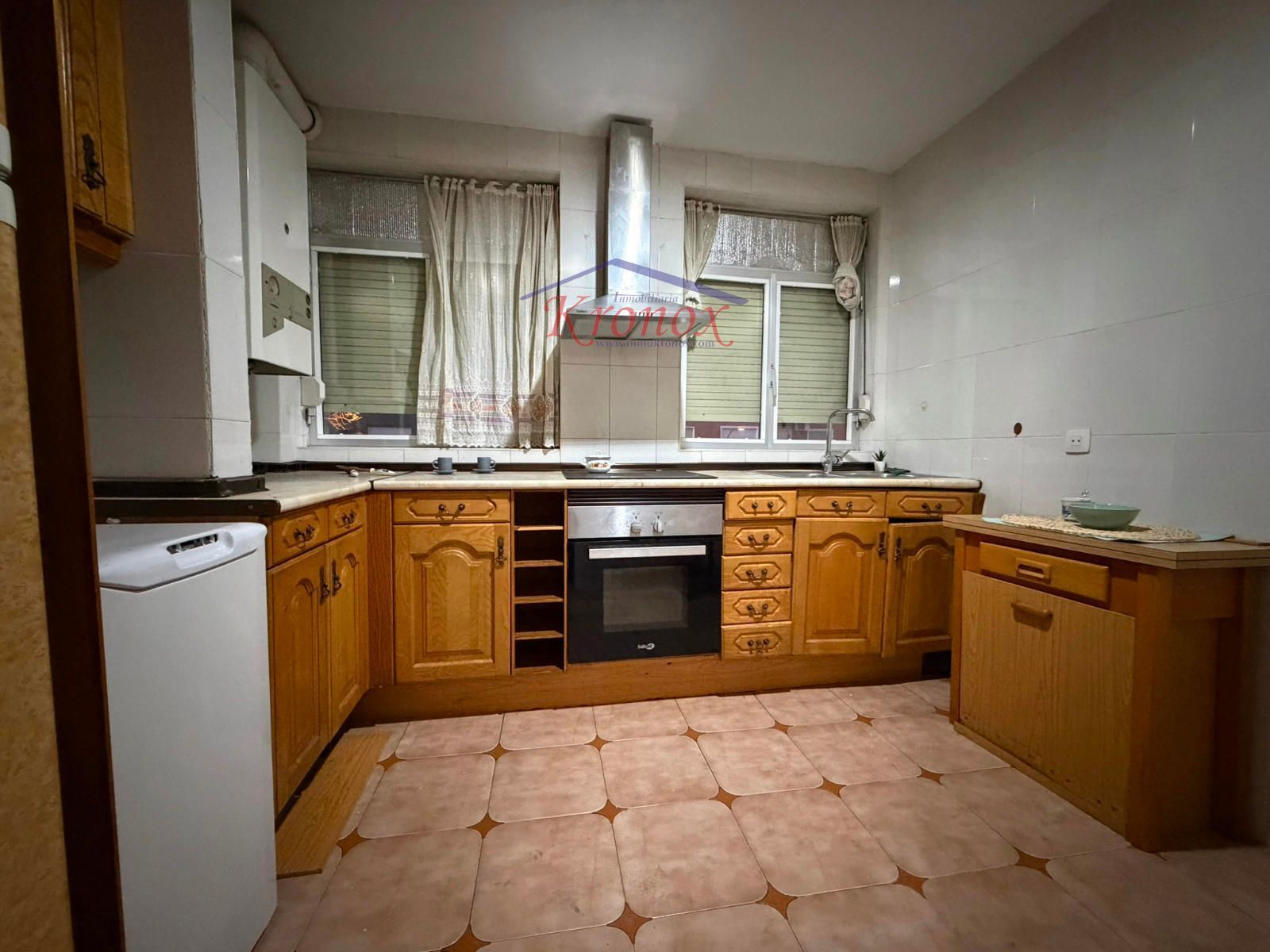 Cuina de Pis en venda en  Madrid Capital amb Calefacció, Traster i Moblat