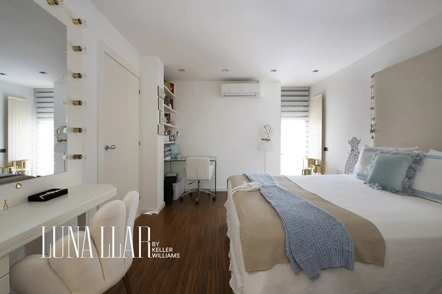 Bedroom of Houses for sale in Castelldefels  with Swimming Pool