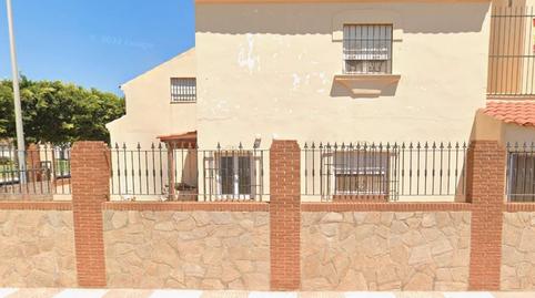 Foto 3 de Casa adosada en venda a Paseo Los Baños, Roquetas Pueblo, Almería