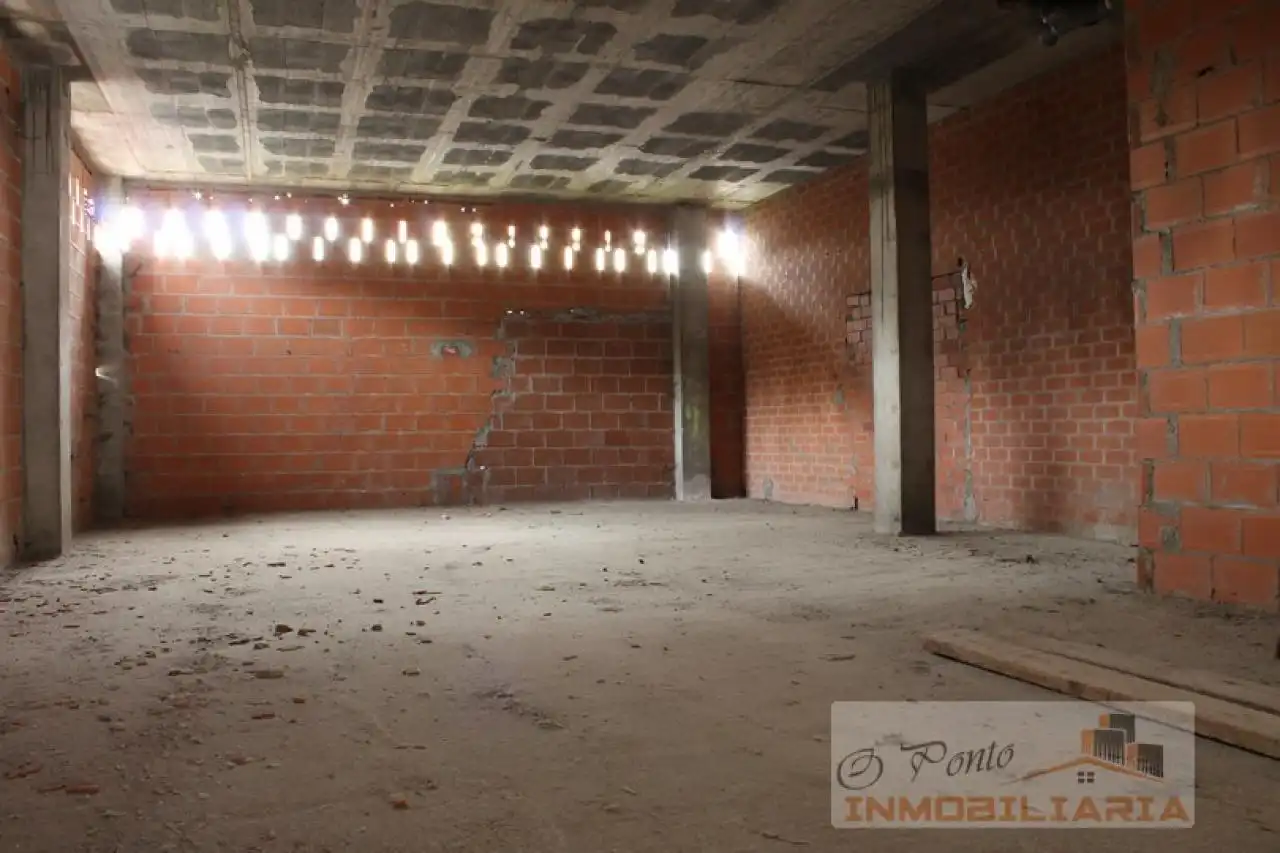 Local comercial en venda a Piñeiros- Freixeiro, imagen 2