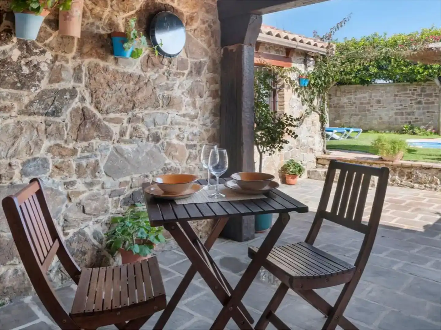 Terrassa de Finca rústica de lloguer en Conil de la Frontera amb Aire condicionat, Jardí privat i Piscina