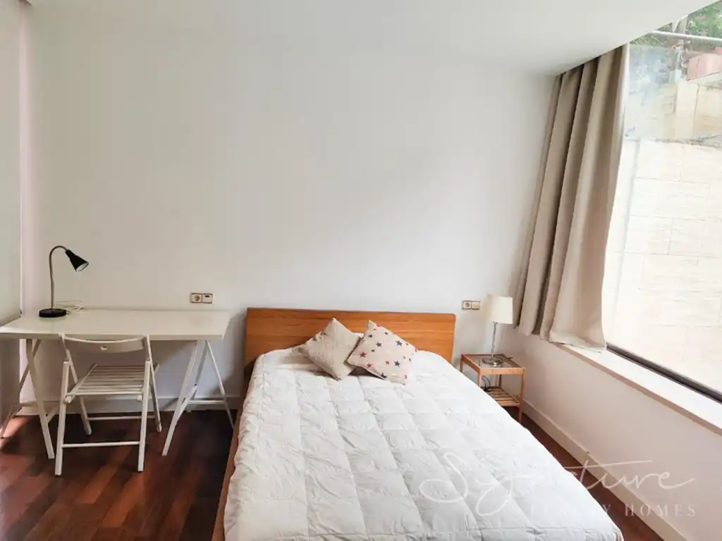 Dormitori de Casa o xalet en venda en Barcelona amb Aire condicionat