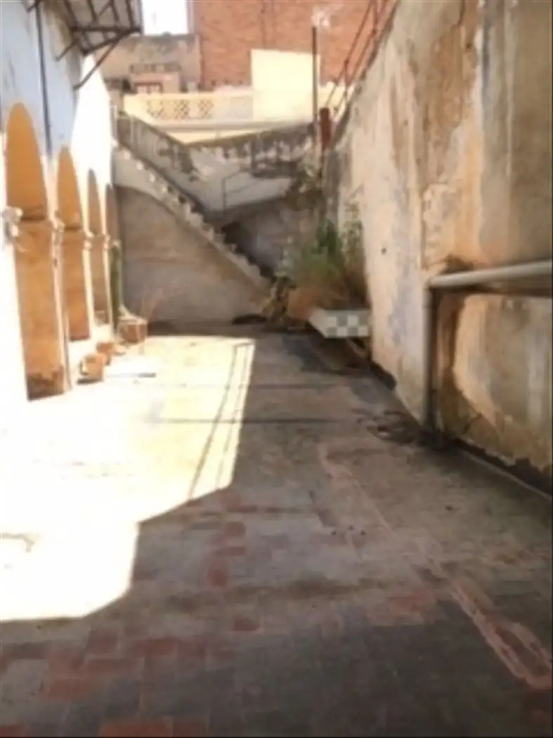 Vista exterior de Edifici en venda en Valls