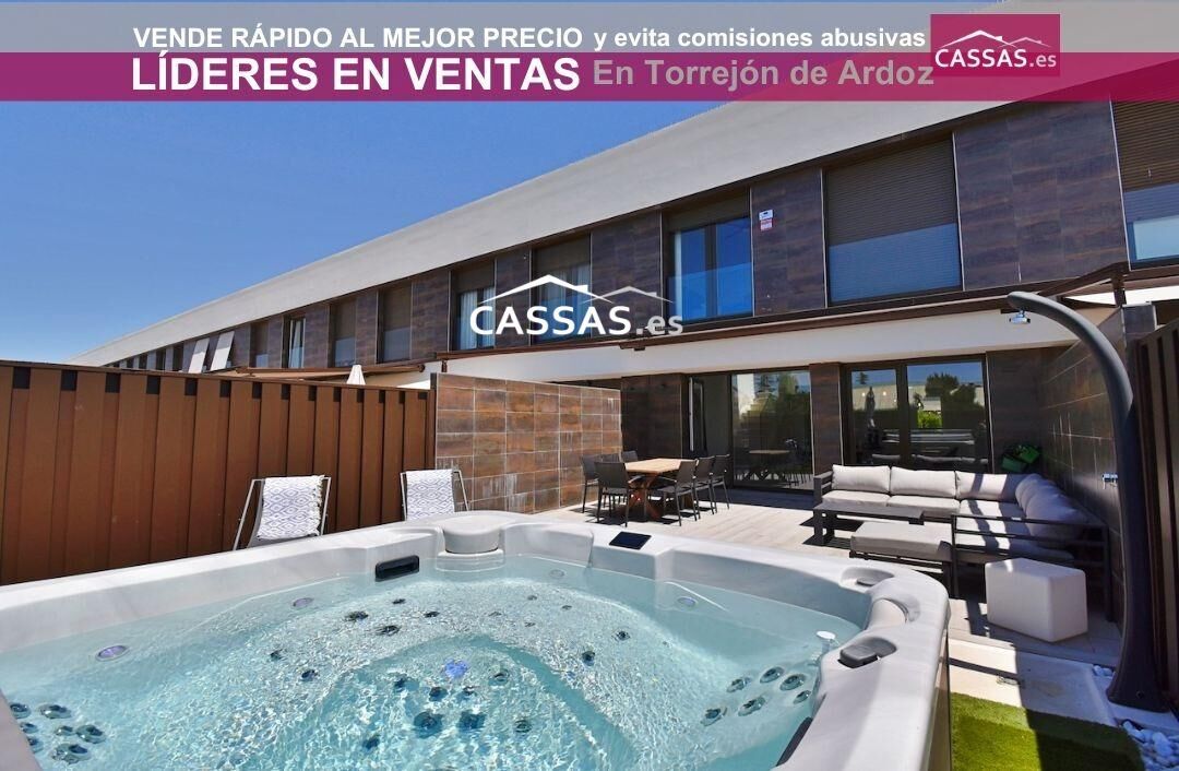 Terrace of Single-family semi-detached for sale in Torrejón de Ardoz  with Air Conditioner, Heating and Private garden