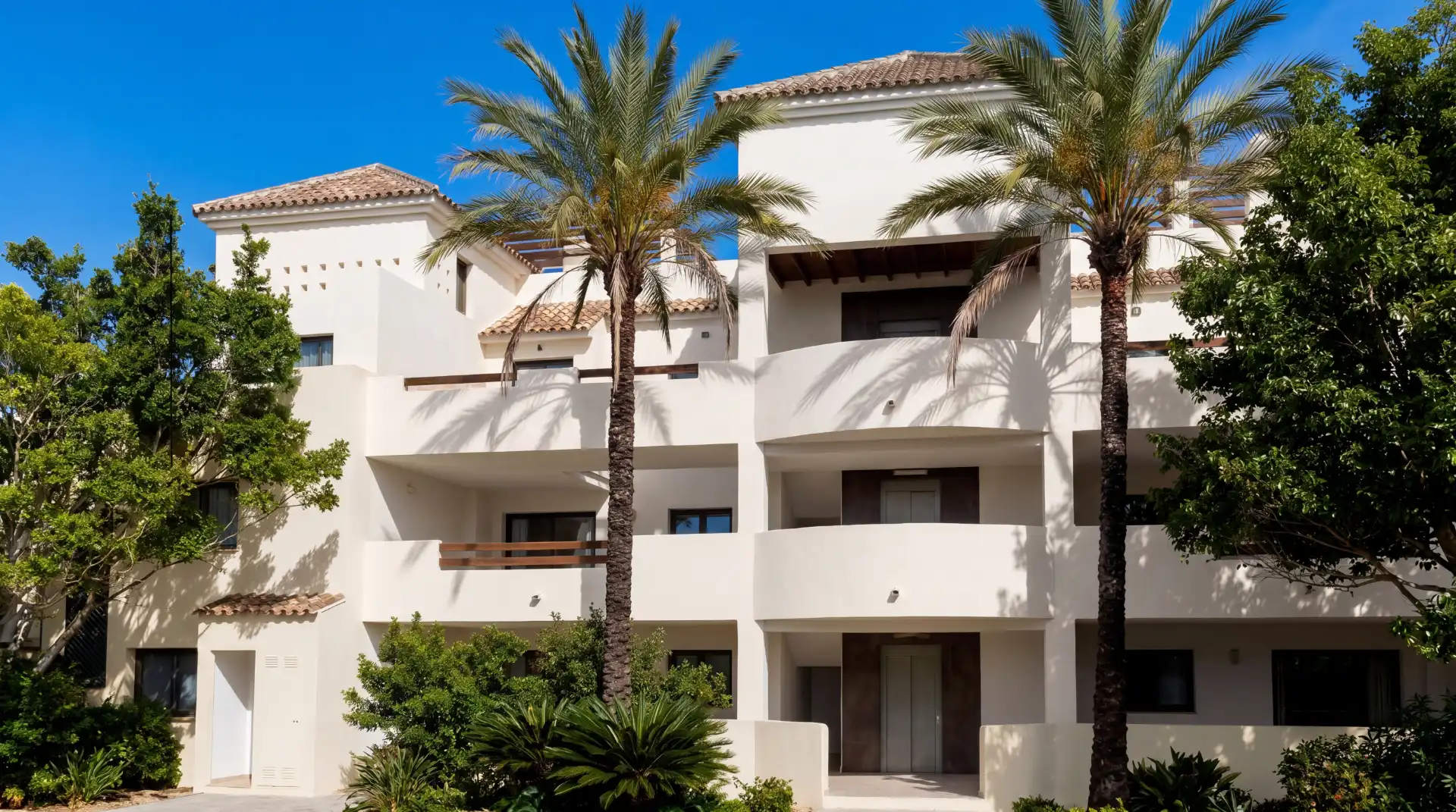 Vista exterior de Pis en venda en Casares amb Aire condicionat, Terrassa i Traster