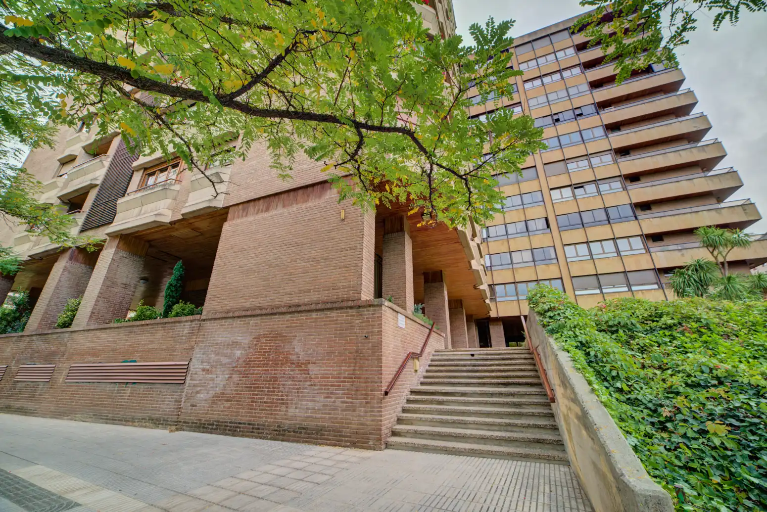 Vista exterior de Piso en venta en  Pamplona / Iruña con Calefacción, Parquet y Trastero