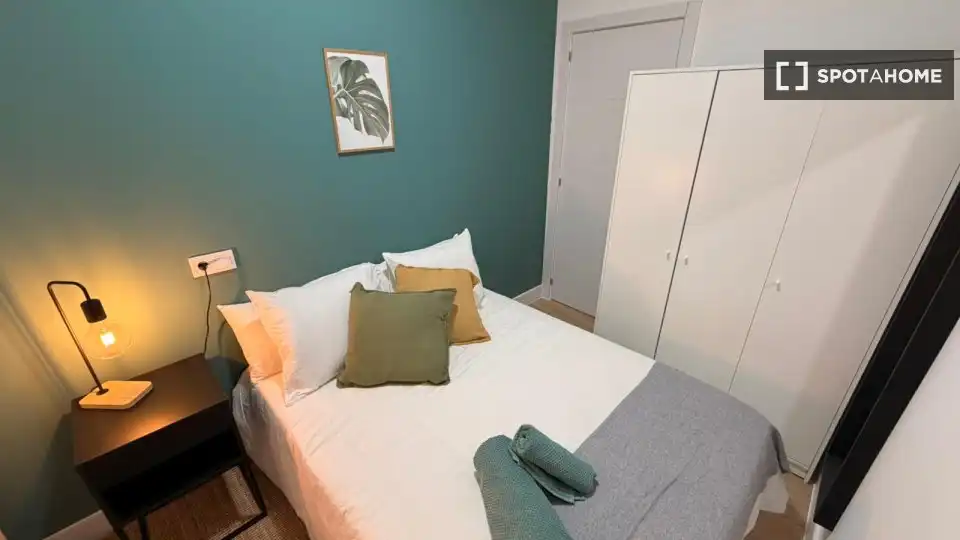 Room in Embajadores - Lavapiés
