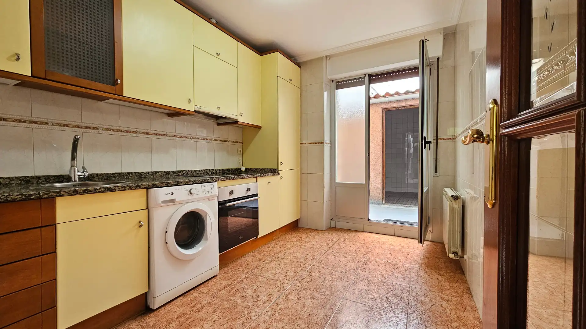 Cocina de Piso en venta en Vitoria - Gasteiz con Calefacción, Parquet y Trastero