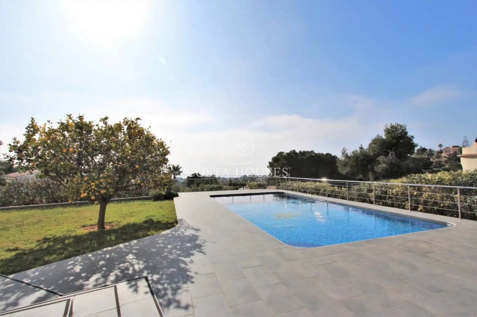 Vista exterior de Casa o xalet en venda en Jávea / Xàbia amb Aire condicionat, Jardí privat i Terrassa