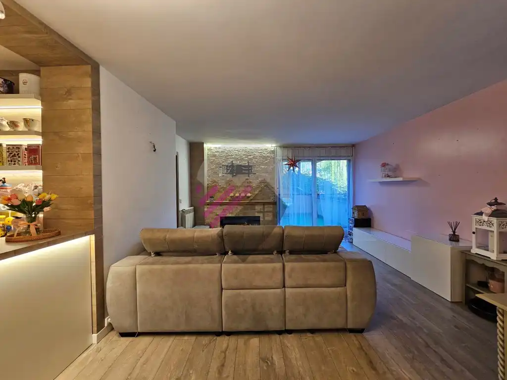 Flat with terrace for sale in Avinguda de Sant Antoni, imagen 4