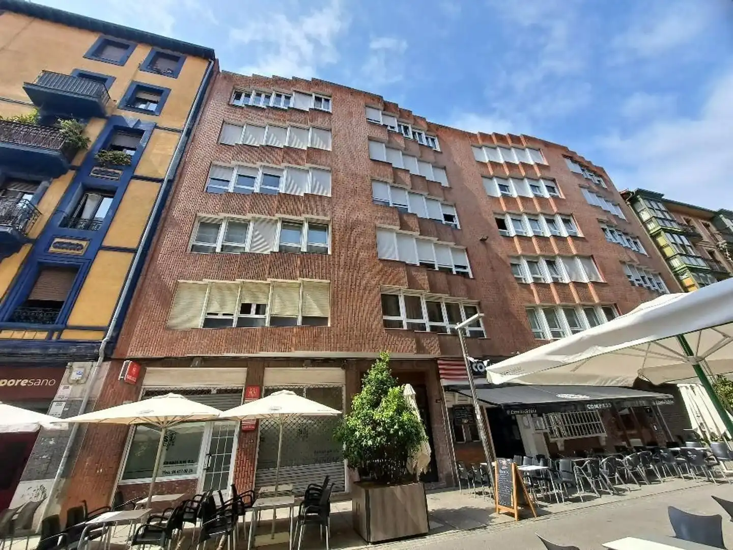 Locale commerciale in vendita a Calle Fundación Jado 7