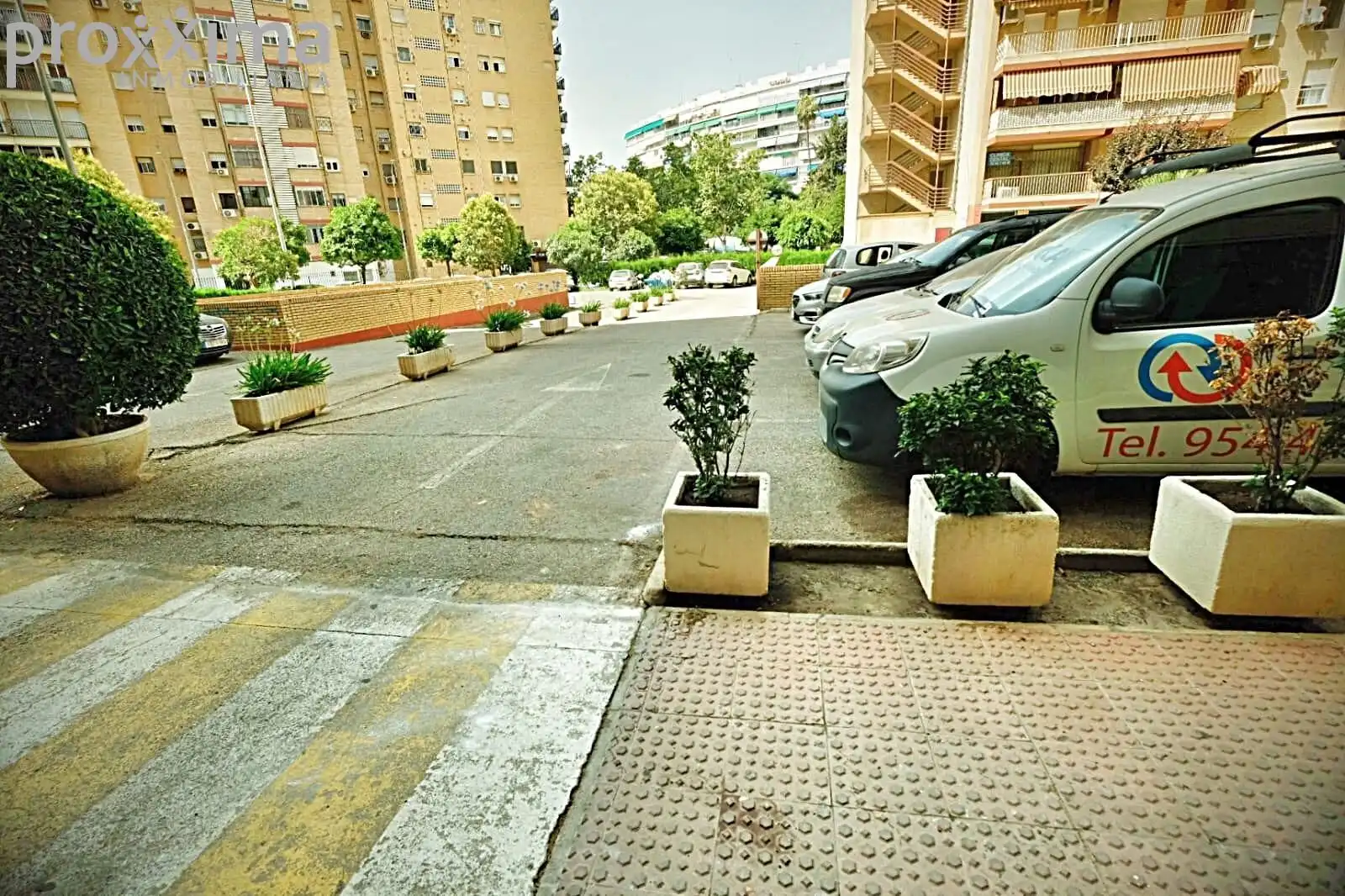 Parking de Piso en venta en Sevilla con Jardín privado, Terraza y Trastero