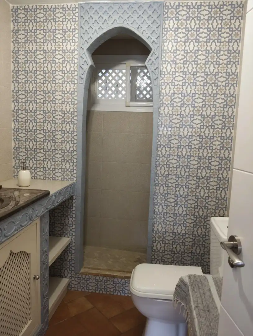 Bany de Apartament en venda en Sotogrande amb Aire condicionat, Terrassa i Moblat