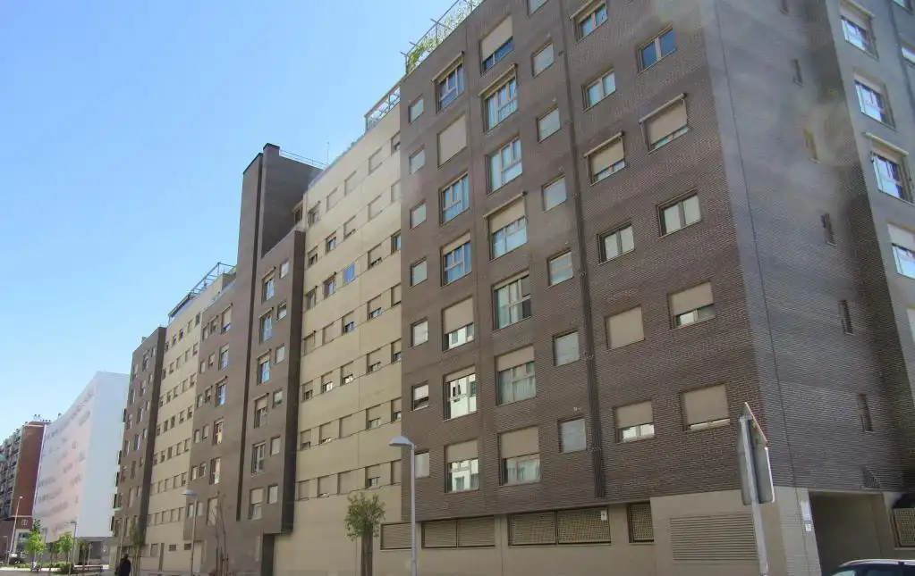 Außenansicht von Garage zum Verkauf in Madrid