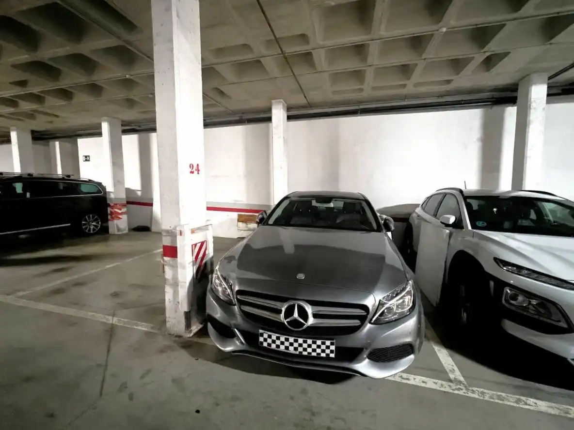 Parking de Piso en venta en Alicante / Alacant con Jardín privado, Terraza y Trastero