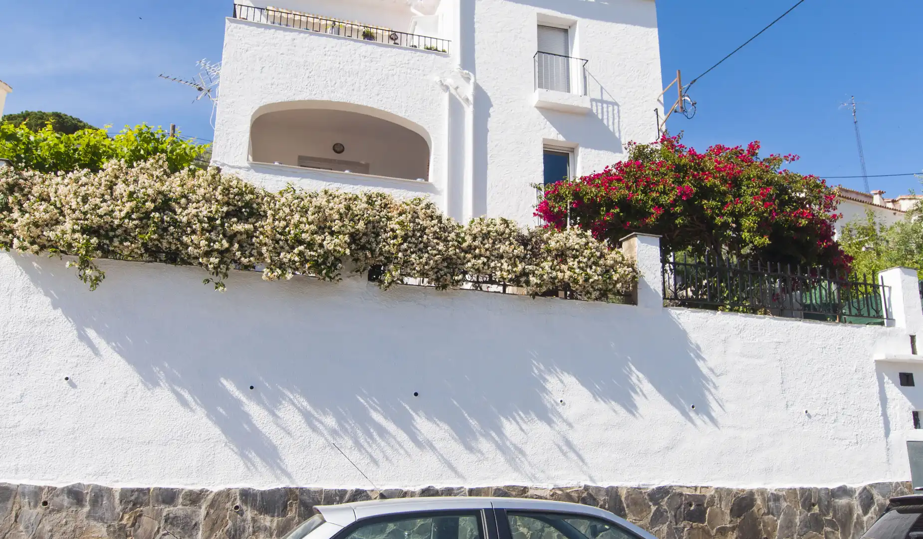 Außenansicht von Wohnung zum Verkauf in Roses mit Privatgarten und Terrasse