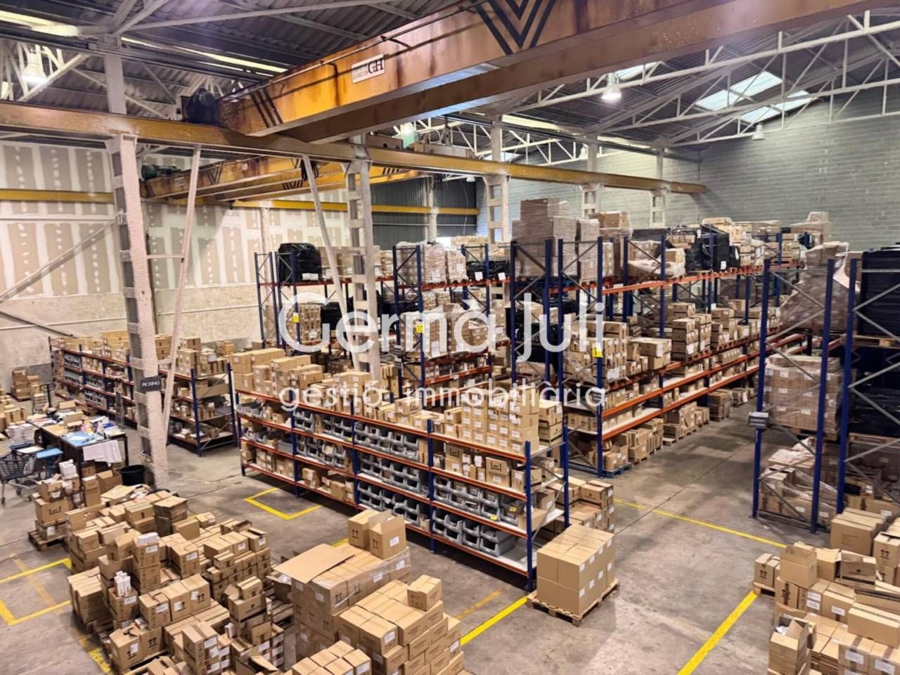 Industrial buildings to rent in Badalona