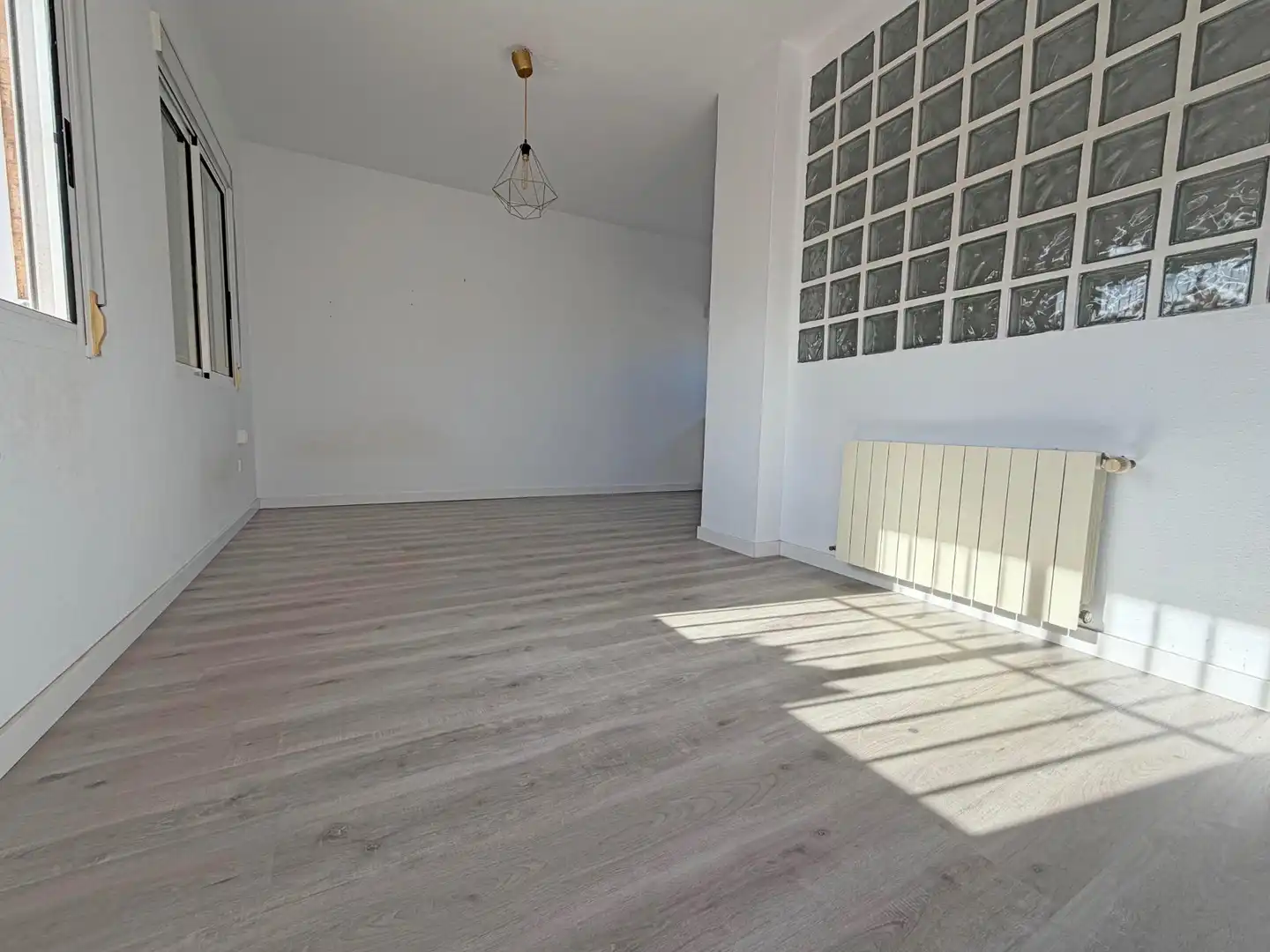 Sala d'estar de Casa o xalet en venda en Alicante / Alacant amb Calefacció, Jardí privat i Terrassa