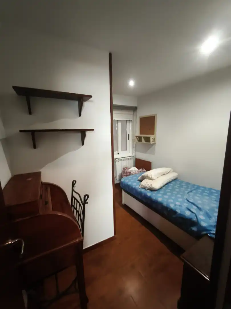 Habitación de Piso en venta en Santiago de Compostela  con Calefacción, Parquet y Amueblado