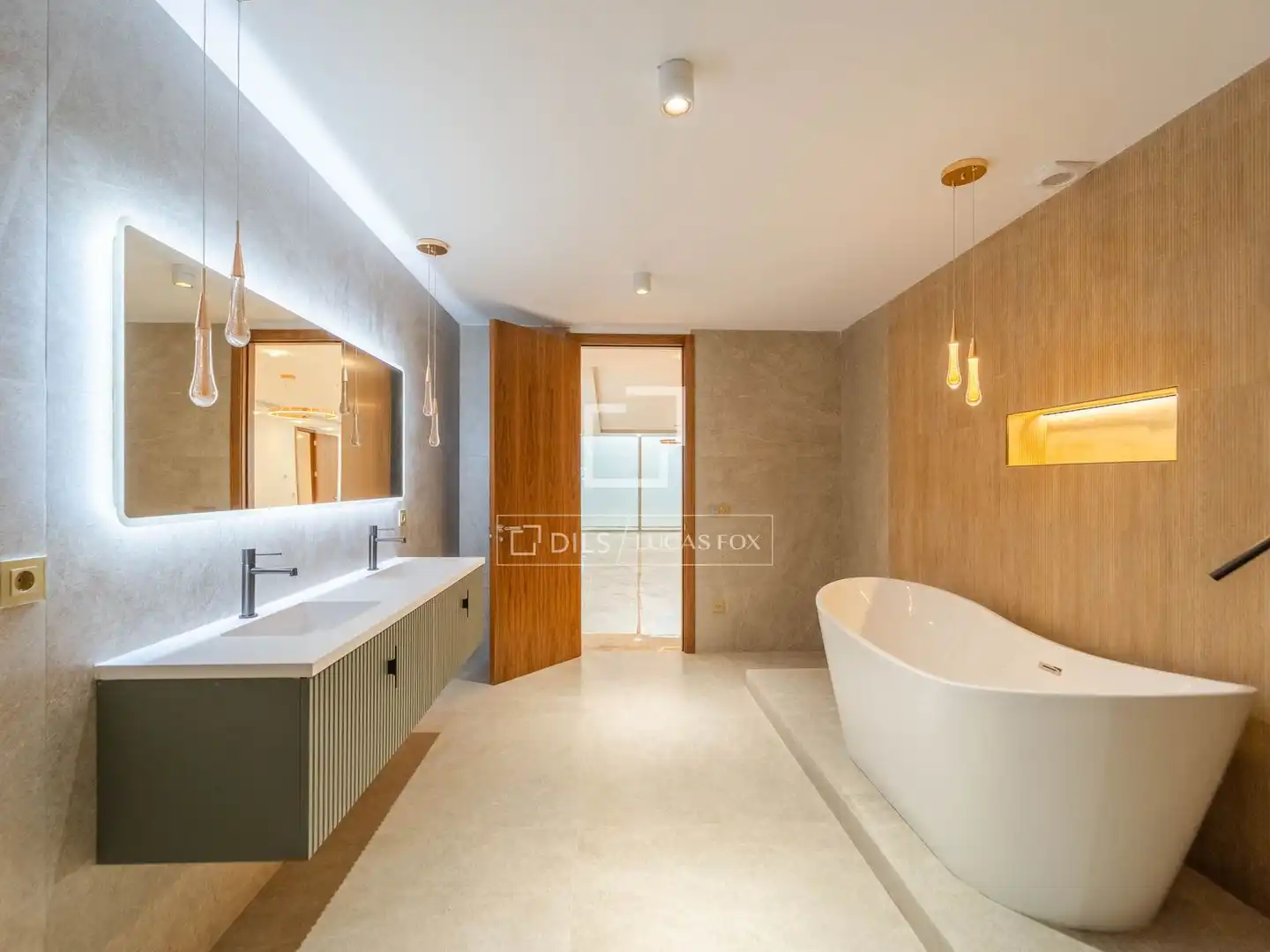 Bathroom of Houses for sale in Torrent  with Air Conditioner, Private garden and Terrace