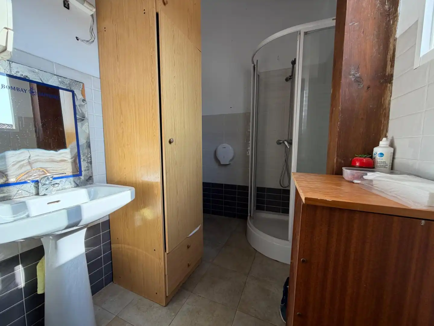 Bathroom of Houses for sale in Chulilla  with Air Conditioner, Heating and Terrace