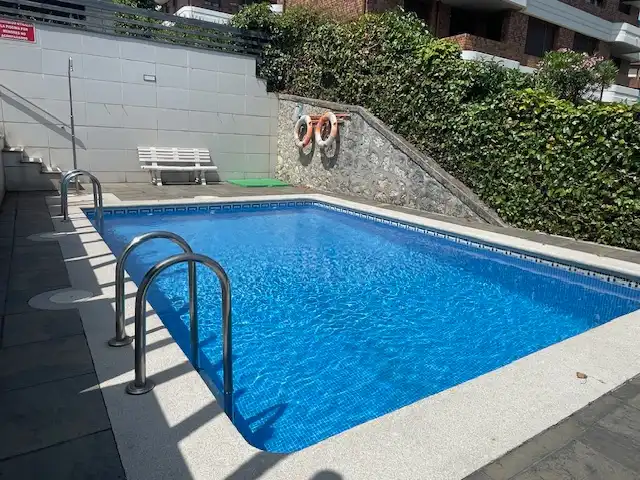 Piscina de Casa adosada en venda en Santander amb Calefacció, Jardí privat i Parquet