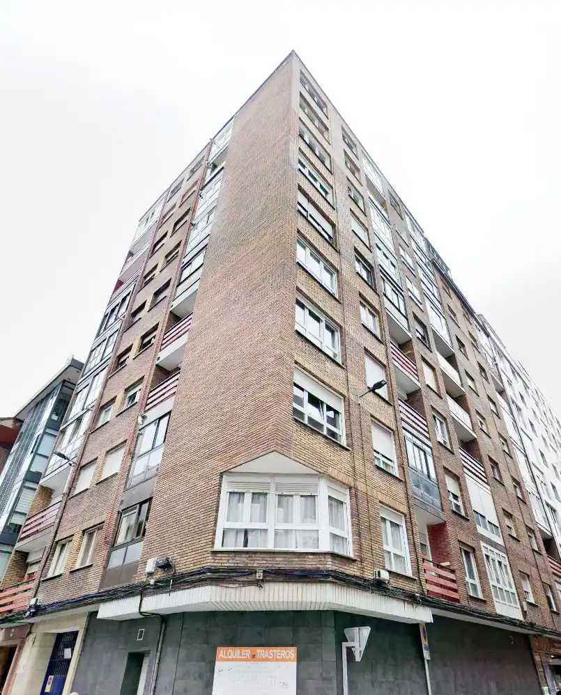 Vista exterior de Pis en venda en Gijón  amb Calefacció, Parquet i Traster