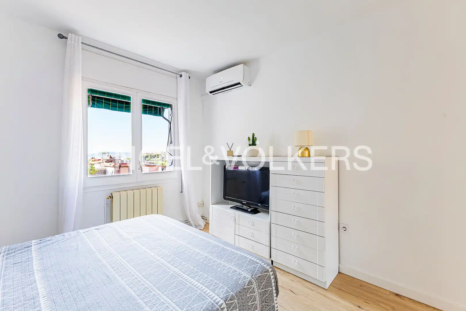 Habitación de Ático en venta en Barcelona con Aire acondicionado, Calefacción y Parquet